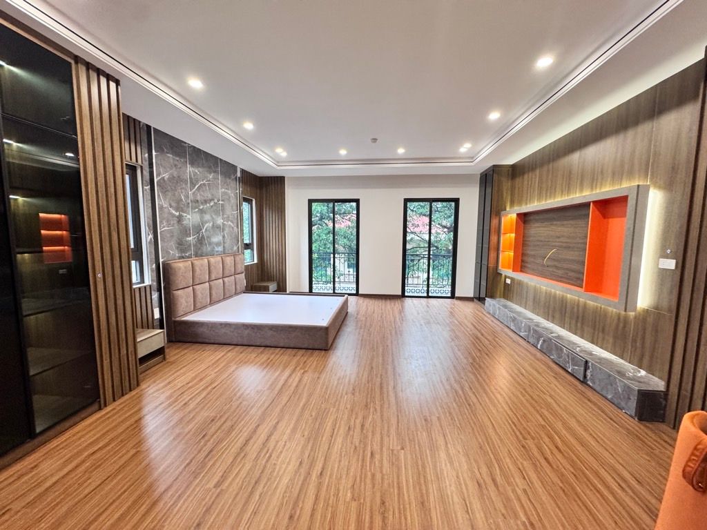 CỔ NHUẾ - MẶT NGÕ Ô TÔ TRÁNH -LÔ GÓC 2 THOÁNG –NỘI THẤT ĐẸP - VỪA Ở VỪA KINH DOANH.